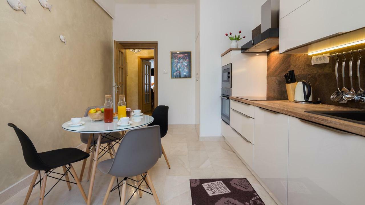 Luxury Apartment Luce Split Exterior photo